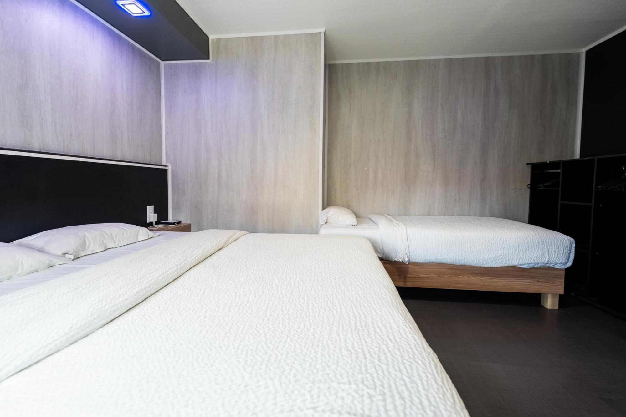 Hotel La Rocade Pamiers Eksteriør bilde